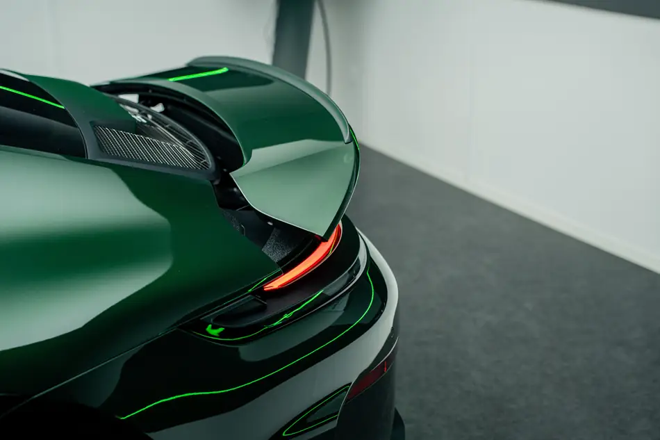 Becquet mobile de la 911 GT3 992.2 Touring