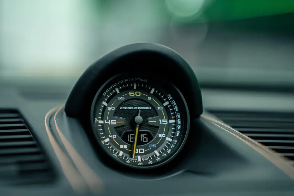 Horloge Porsche Design du pack chrono de la 992.2